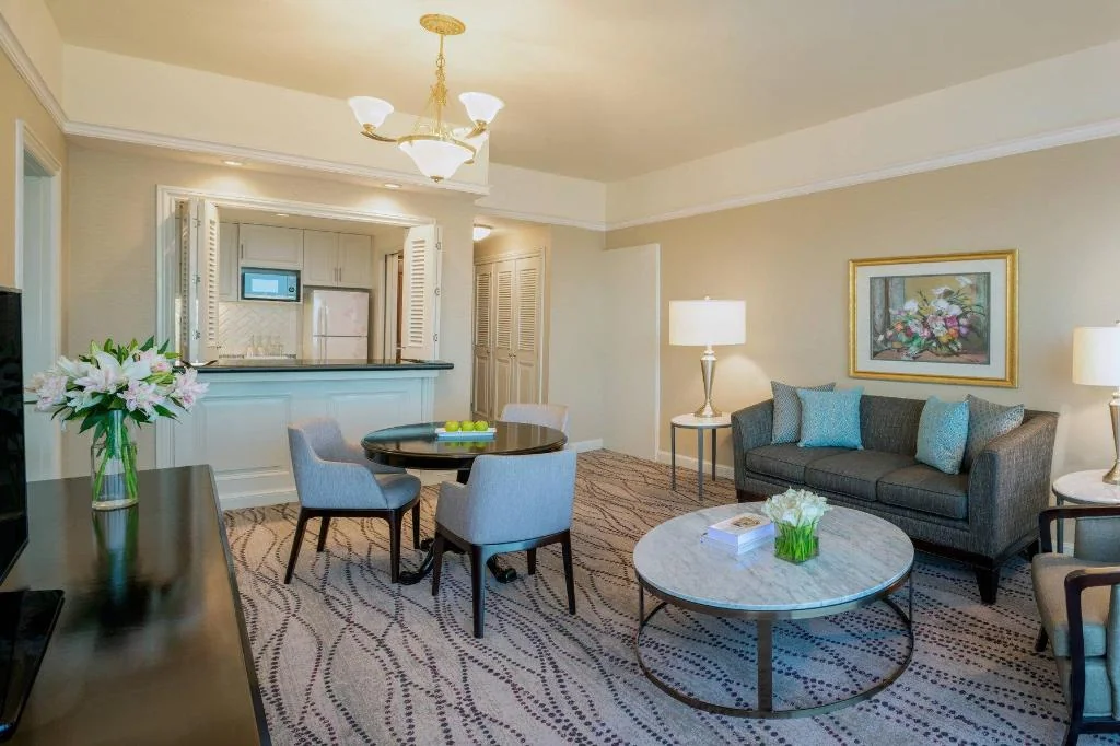 JW 메리어트 호텔 수라바야 호텔 상세 정보 및 리뷰 Executive Lounge Access, 2 Bedroom Residential Suite, Bedroom 1: 1 King, Bedroom 2: 2 Twin